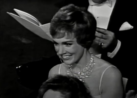 Julie Andrews at the 1965 Oscars (Photo: youtube screenshot)