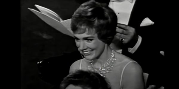 Julie Andrews at the 1965 Oscars (Photo: youtube screenshot)