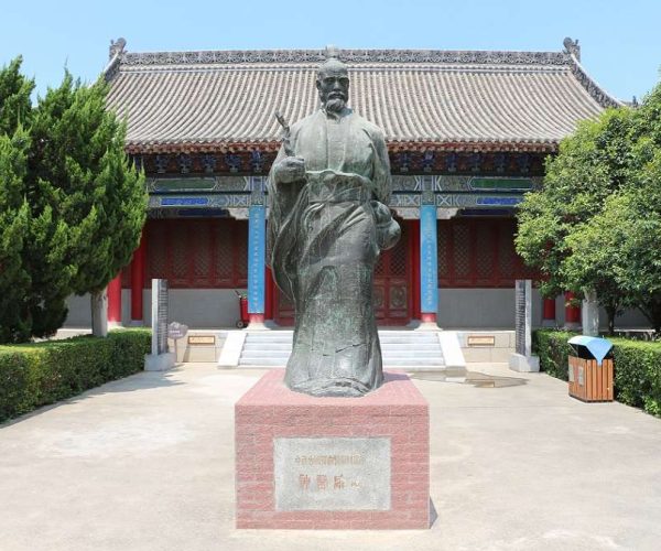 Bian Que: How Did the Master Physician Learn and Practice His Skills?