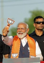 Prime Minister Narendra Modi (in the center). (Photo:  Ritam Digital Media Foundation.)