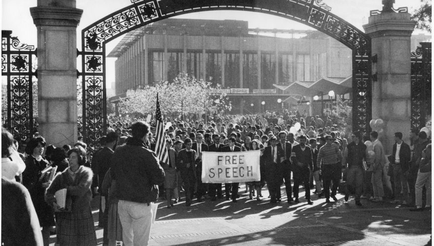 March organized by the Free Speech Movement on the campus of the University of California, Berkeley, 1964. (Photo: Berkeley, University of California)