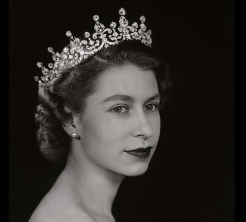 Detail.Queen Eelizabeth II 26/february/1952 (Photo: Dorothy Wilding/The Jewellery Editor)