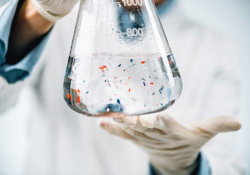 Laboratory analysis of microplastics. (Photo:© Microgen|Dreamstime.com)