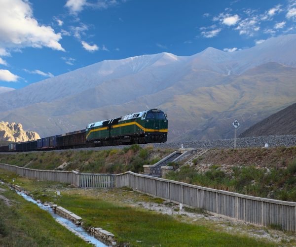 Qinghai-Tibet Railway Train Plateau.. (Photo:© Xiaomin Wang/Dreamstime.com)