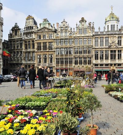 Flower market on grand place in Brussels - Belgium. (Photo: © Richard Banary
| Dreamstime.com)